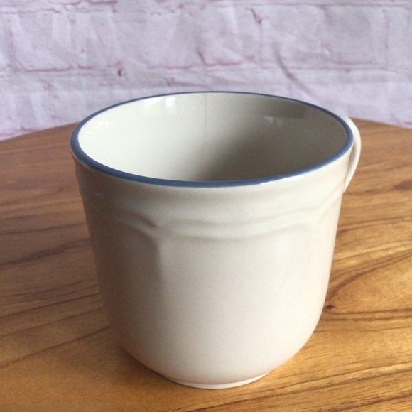 Vintage Stoneware Japan Cream and Blue Dining Mugs - Set of 4 - Picture 8 of 10